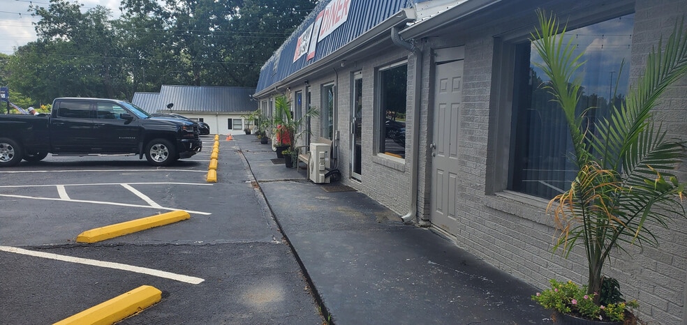 4768 Us 221A Hwy, Mooresboro, NC for lease - Building Photo - Image 2 of 14