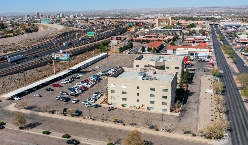2240 Menaul Blvd NE, Albuquerque, NM for sale - Primary Photo - Image 1 of 14