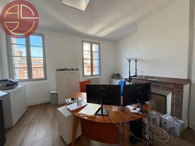 Office in Toulouse for lease - Interior Photo - Image 2 of 6
