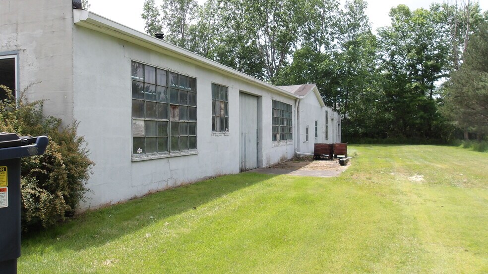 255 Newell St, Painesville, OH à vendre - Photo du bâtiment - Image 2 de 6