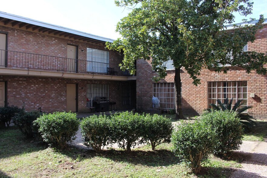 9135 Airline Dr, Houston, TX à vendre - Photo du bâtiment - Image 3 de 13