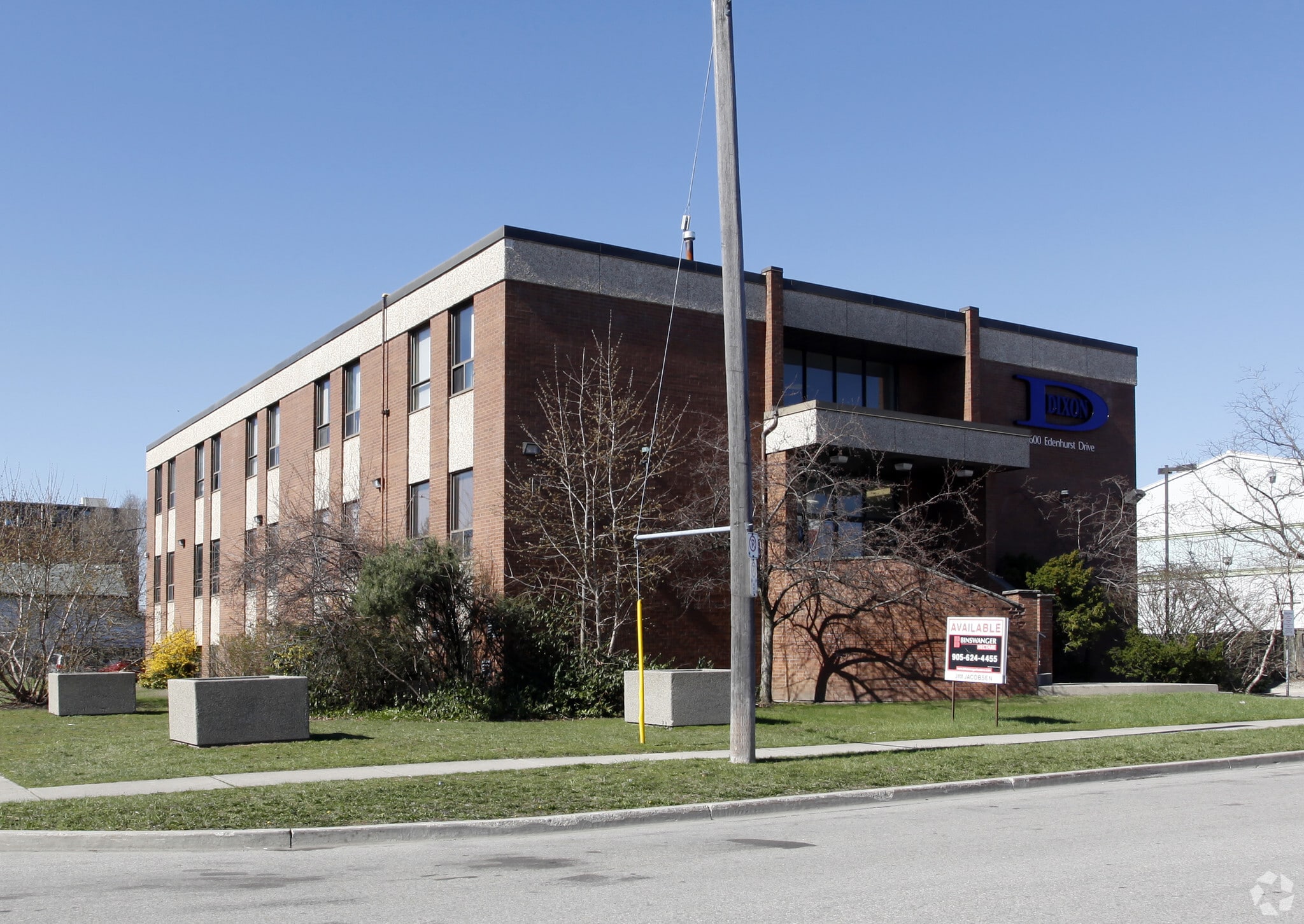 2600 Edenhurst Dr, Mississauga, ON à louer Photo du bâtiment- Image 1 de 6