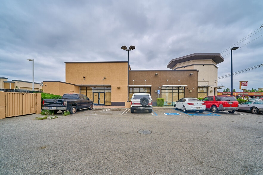11759 Carson St, Lakewood, CA for sale - Building Photo - Image 2 of 11