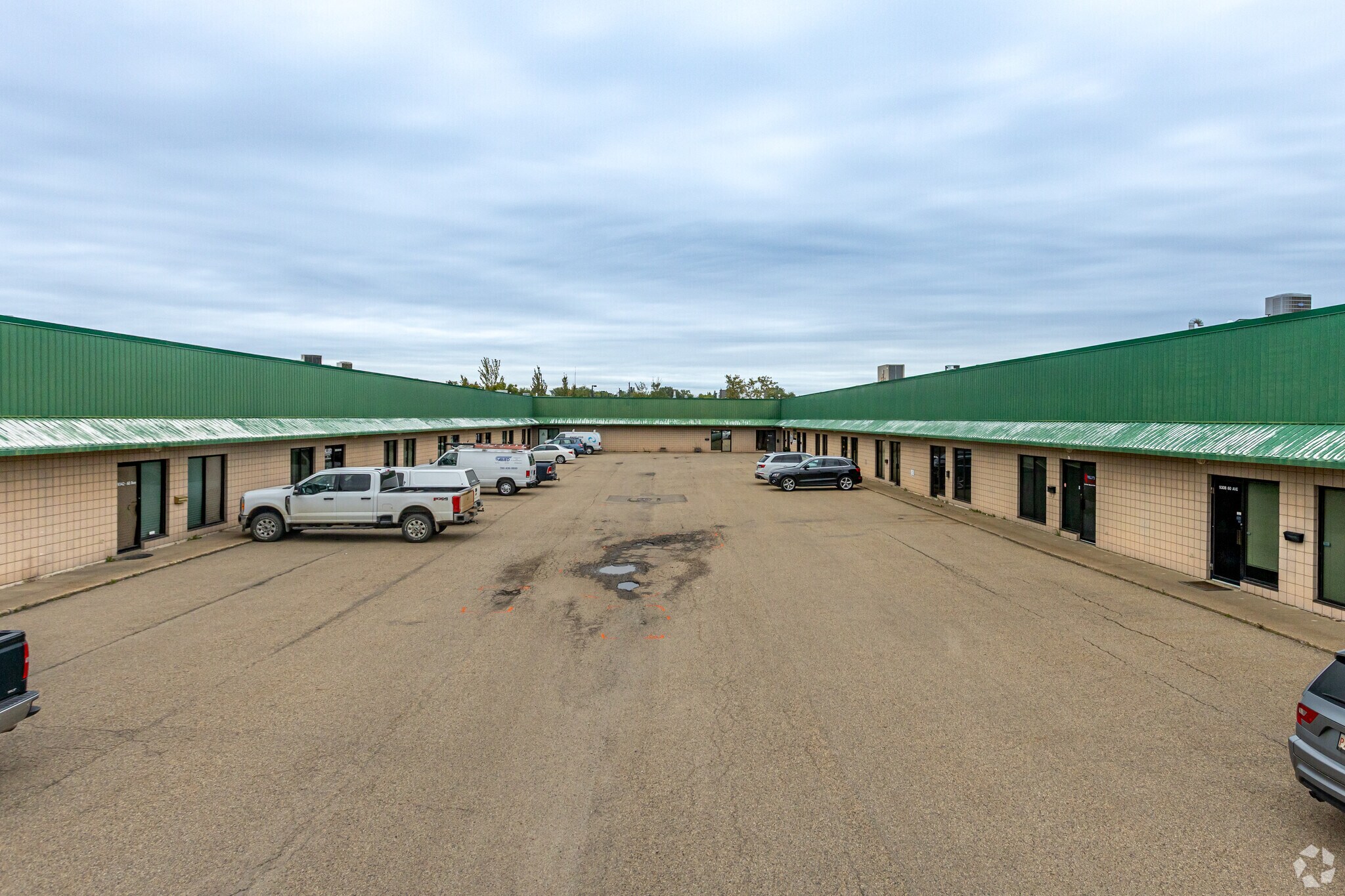 9306-9348 60 Av NW, Edmonton, AB for sale Primary Photo- Image 1 of 1