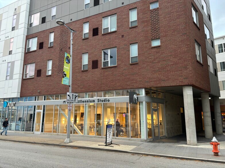 11601 Euclid Ave, Cleveland, OH à louer - Photo du bâtiment - Image 2 de 7