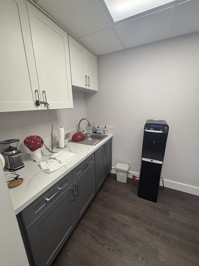 2900 Bristol St, Costa Mesa, CA 92626 - Unité A102 -  - Photo intérieure - Image 1 of 6