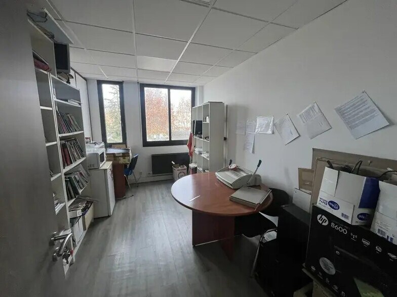 80 Rue Charles Duchesne, Aix-en-Provence à louer - Photo intérieure - Image 3 de 10