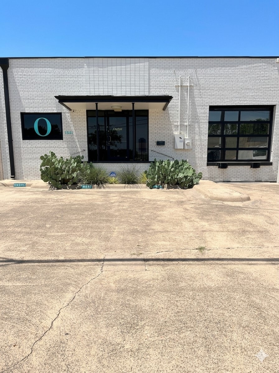 1341 Conant St, Dallas, TX à louer Photo principale- Image 1 de 6