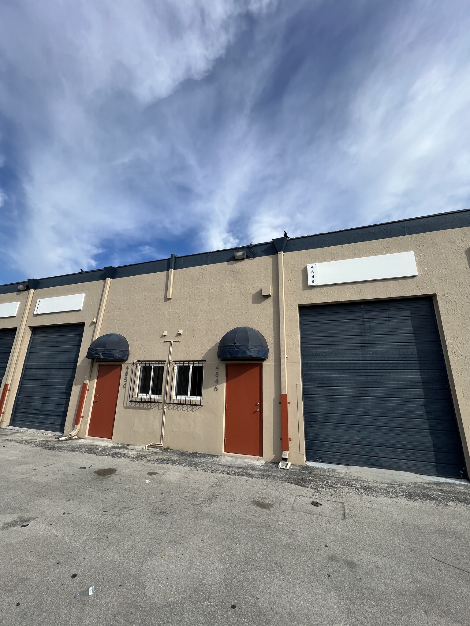 4834-4890 SW 75th Ave, Miami, FL for lease Building Photo- Image 1 of 13