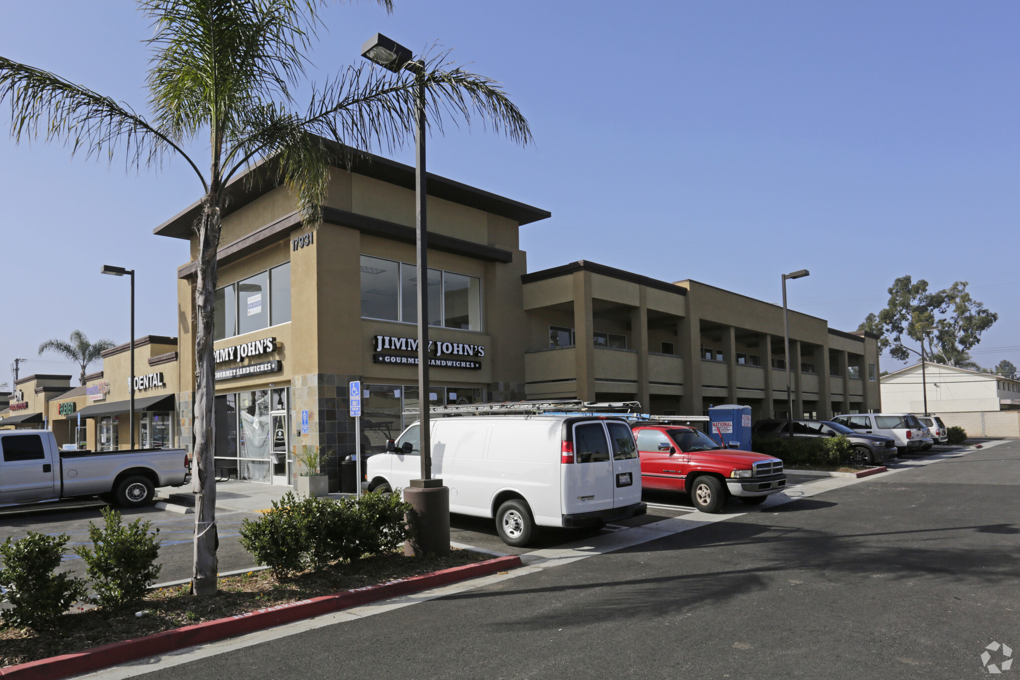 17931 Beach Blvd, Huntington Beach, CA à vendre Photo du bâtiment- Image 1 de 1