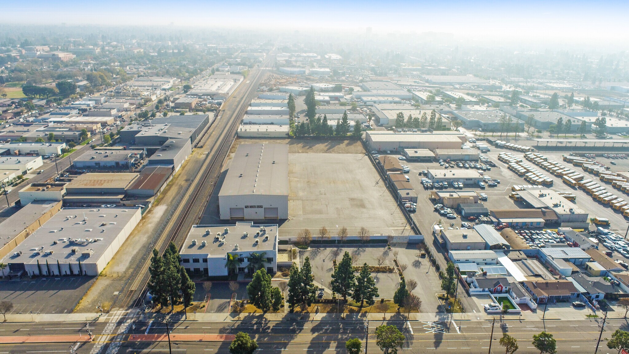 500 W Collins portefeuille de 2 propriétés à vendre sur LoopNet.ca Photo du bâtiment- Image 1 de 8