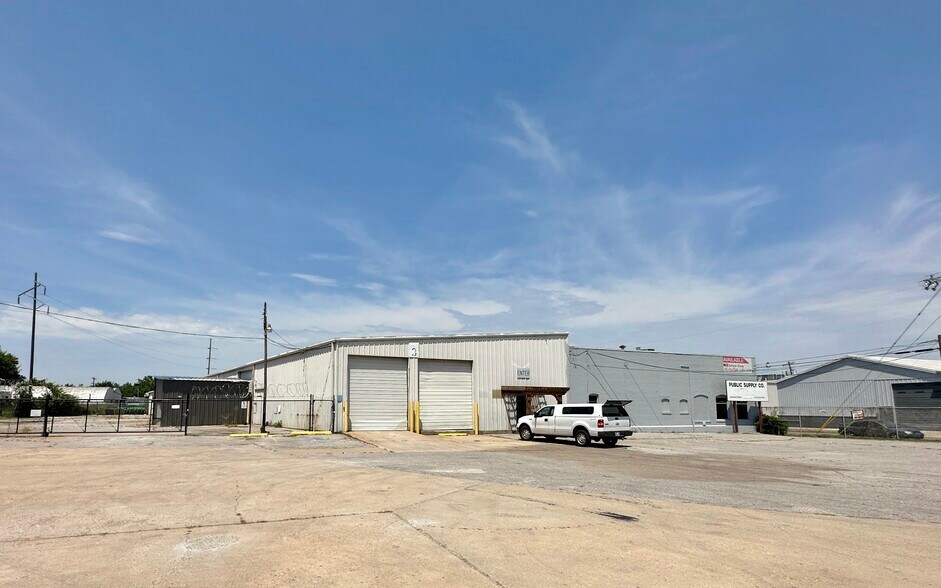 1236 NW 4th St, Oklahoma City, OK à louer - Photo du bâtiment - Image 3 de 8