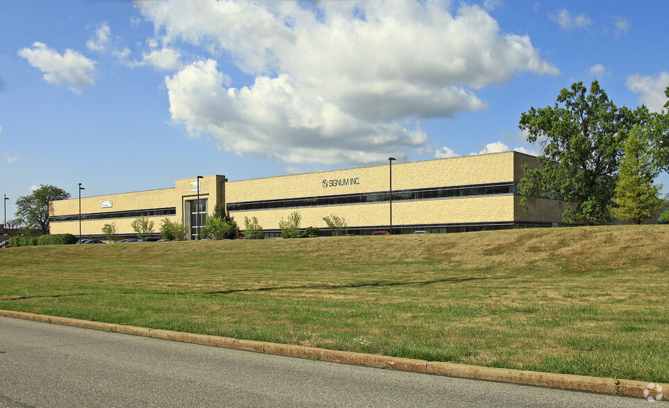 32000 Aurora Rd, Solon, OH for sale - Building Photo - Image 1 of 1