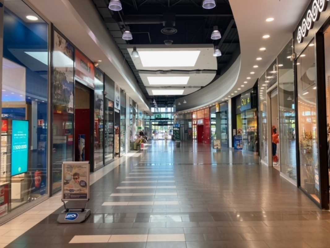 Avenue Charles De Gaulle, Mâcon for lease Building Photo- Image 1 of 2