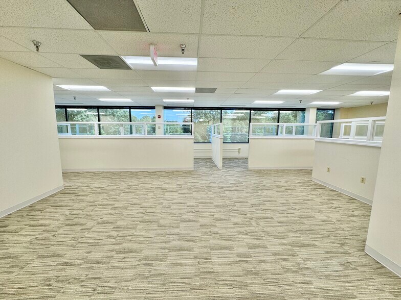 2200 Defense Hwy, Crofton, MD à louer - Photo du bâtiment - Image 2 de 11