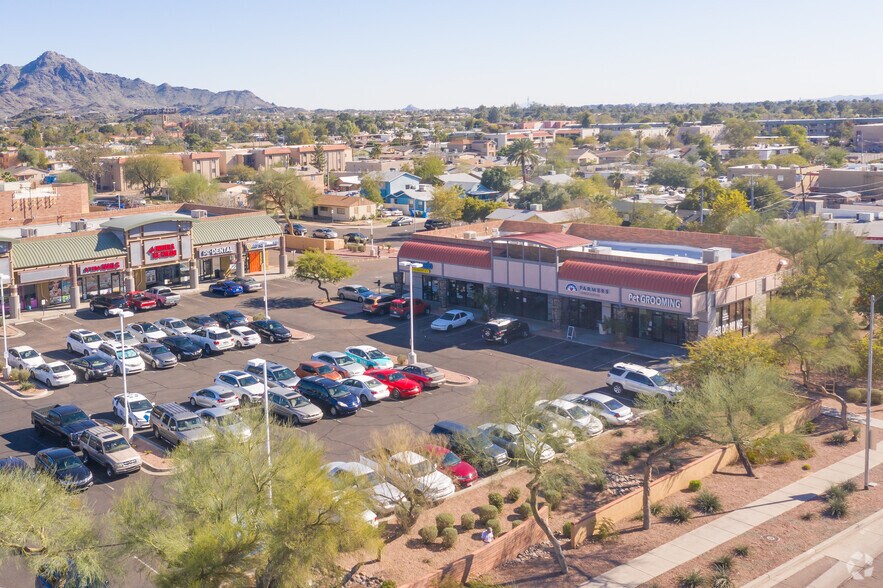 8911 N Central Ave, Phoenix, AZ à louer - Photo du bâtiment - Image 2 de 4