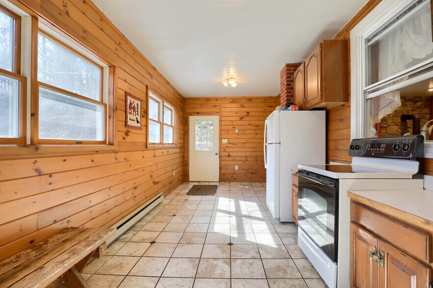 160-166 Mossy Oak Ln, Mifflinburg, PA à vendre - Photo intérieure - Image 3 de 21
