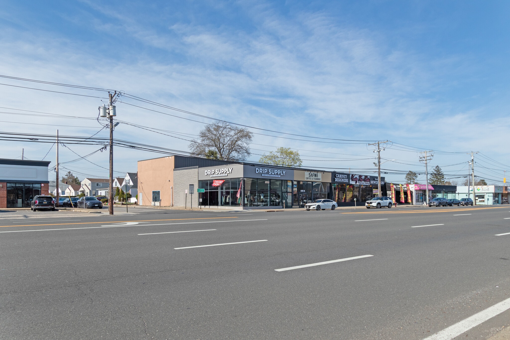 435-437 Old Country Rd, Westbury, NY for lease Primary Photo- Image 1 of 6