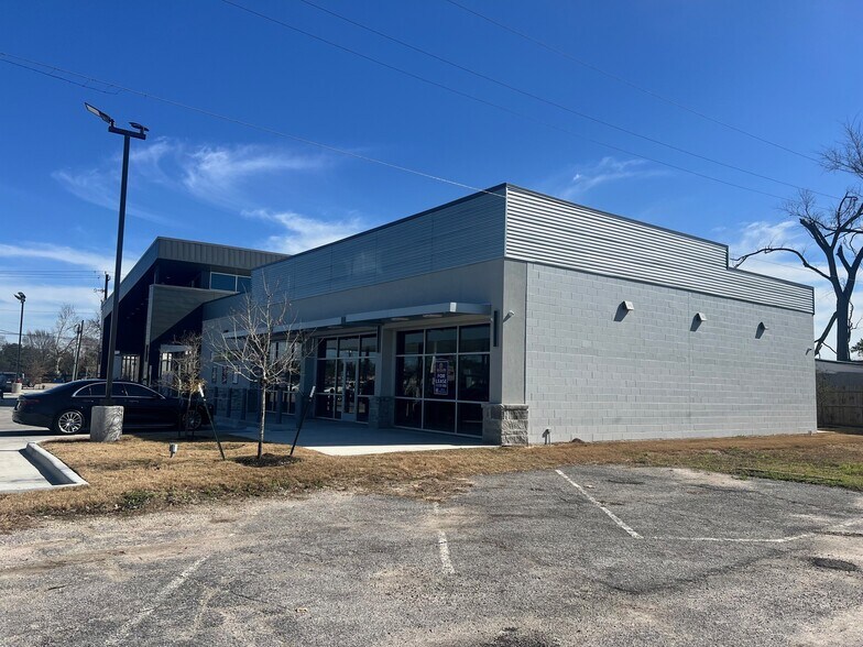 2110 Tidwell Rd, Houston, TX à louer - Photo du bâtiment - Image 3 de 4