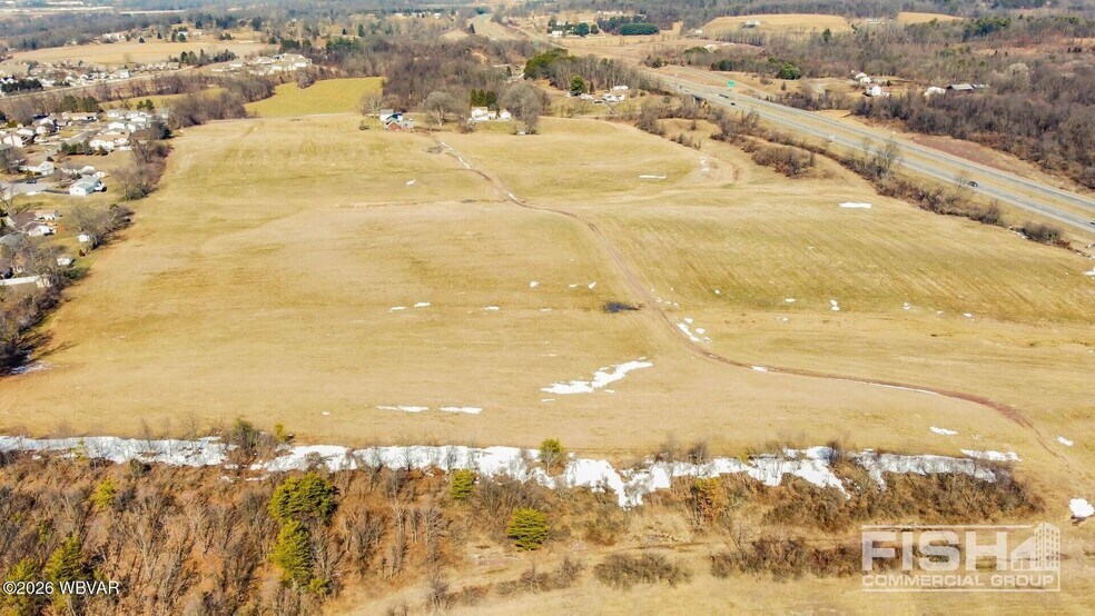 089 Red Hill Rd, Milton, PA à vendre - Photo du bâtiment - Image 2 de 2