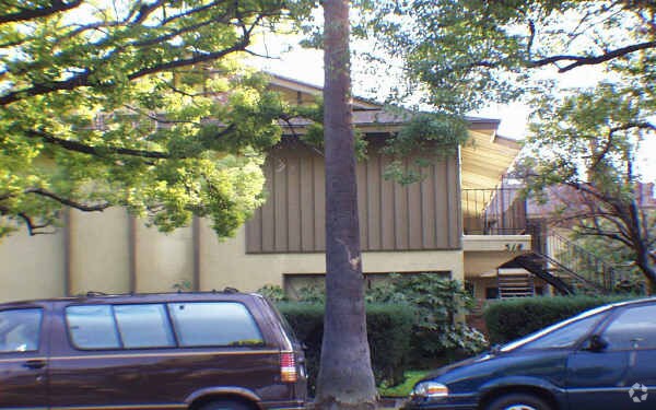 518 E Washington Blvd, Pasadena, CA à vendre - Photo du bâtiment - Image 2 de 30