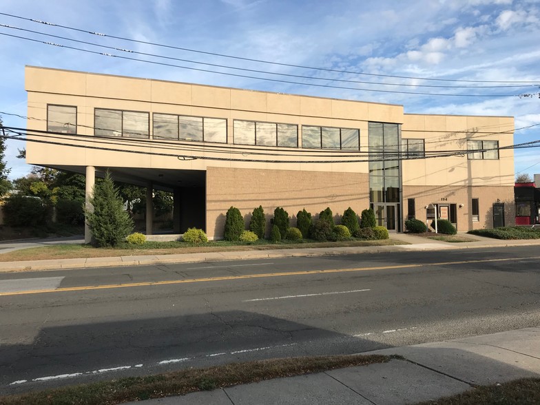 194 Main St, Norwalk, CT for lease - Building Photo - Image 1 of 13