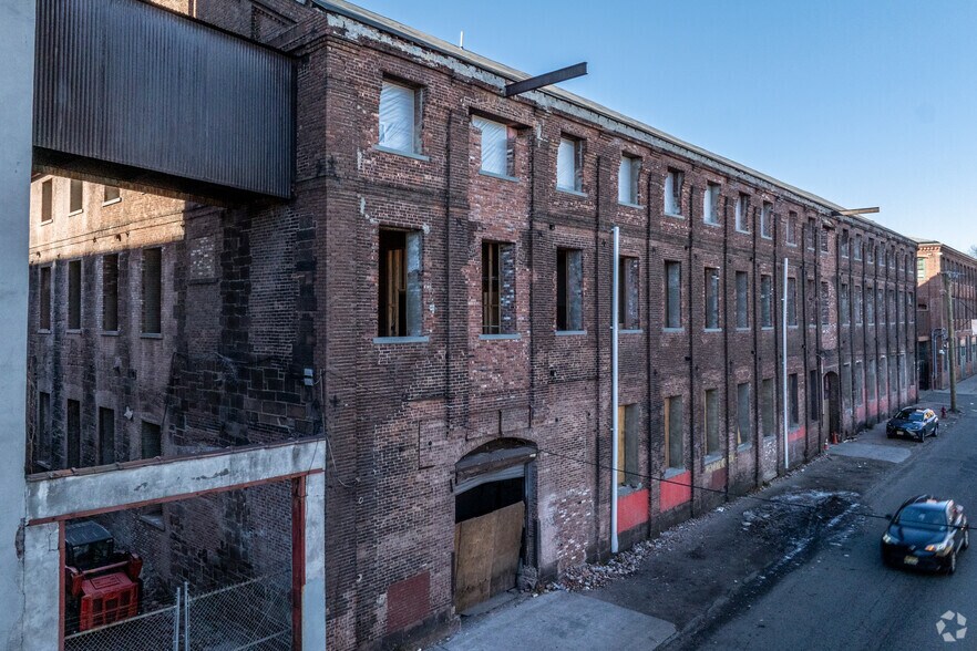 50 Spruce St, Paterson, NJ à louer - Photo du bâtiment - Image 1 de 2