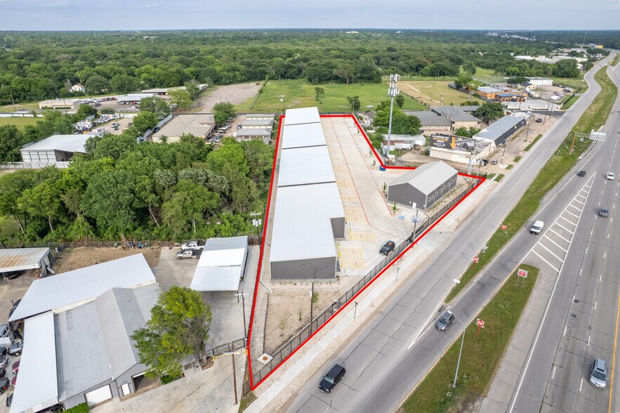 8140 C F Hawn fwy, Dallas, TX à louer - Photo du bâtiment - Image 3 de 21