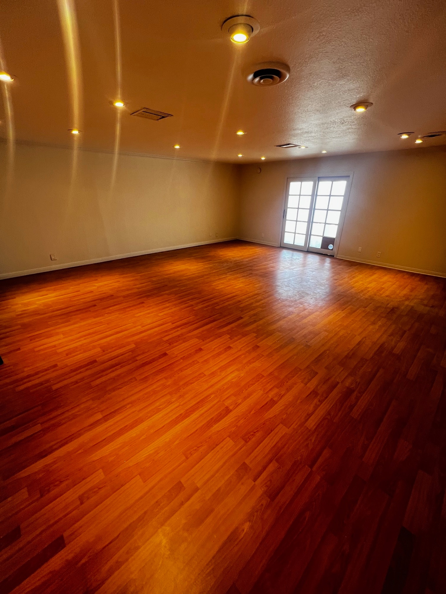 18582 Beach Blvd, Huntington Beach, CA à louer Photo intérieure- Image 1 de 1