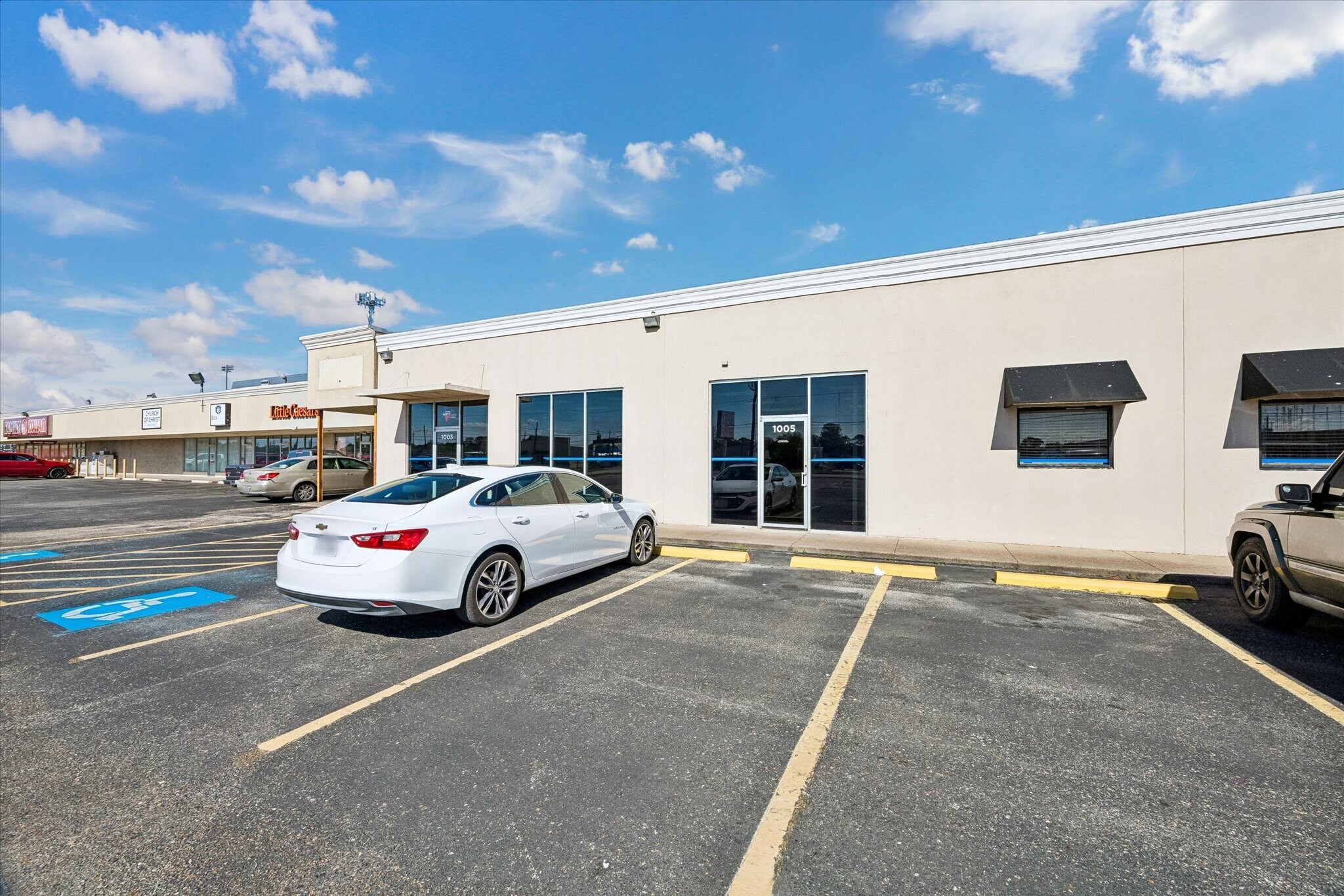 1001-1023 S Broadway St, La Porte, TX for lease Primary Photo- Image 1 of 3