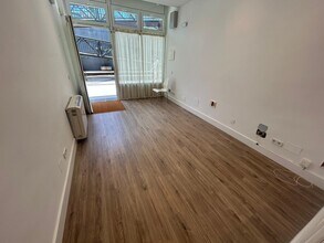 Calle Jesusa Lara, Torrelodones, Madrid for lease Interior Photo- Image 2 of 5