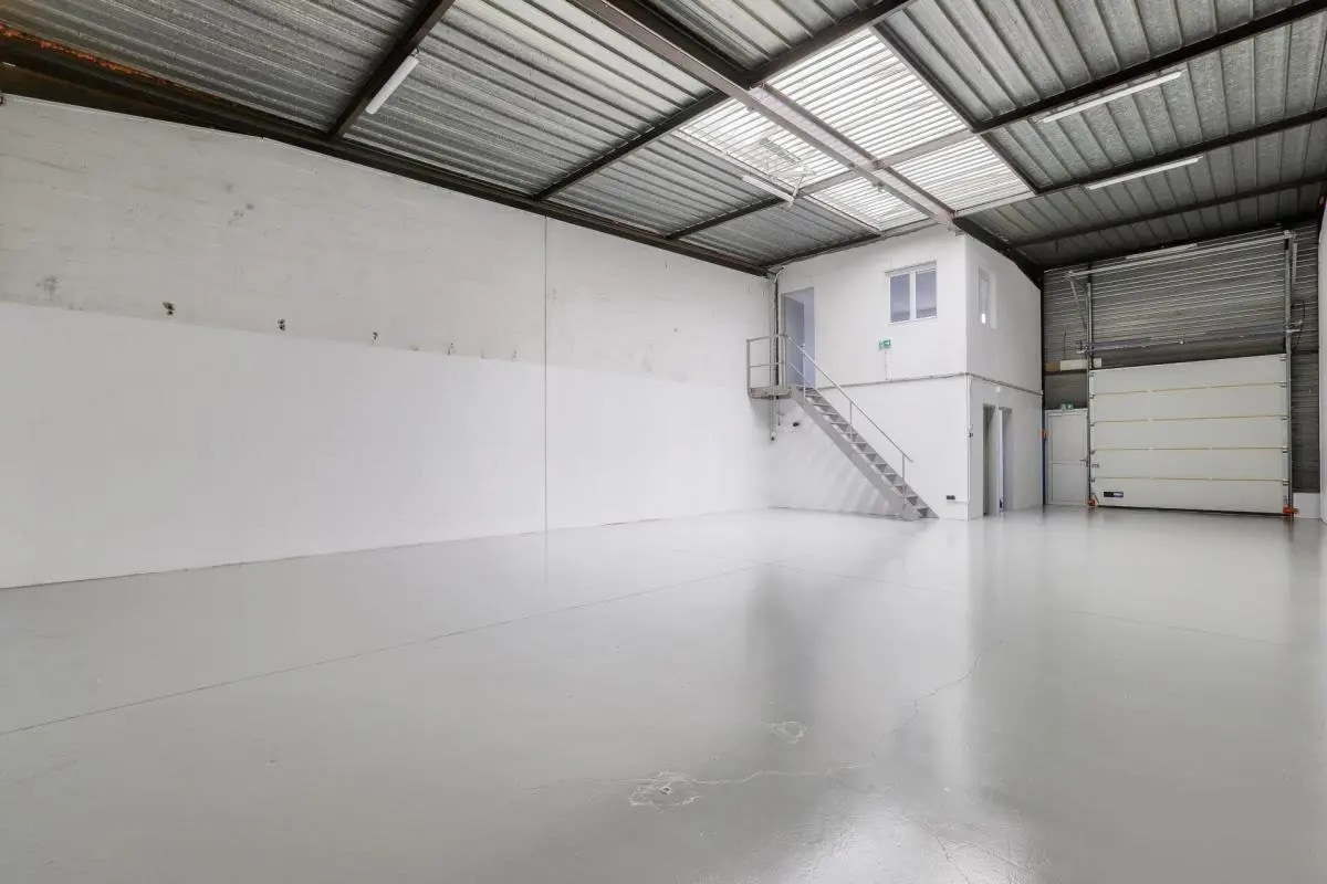 14-16 Rue Du Compas, SAINT-OUEN-L'AUMONE for lease Interior Photo- Image 1 of 10