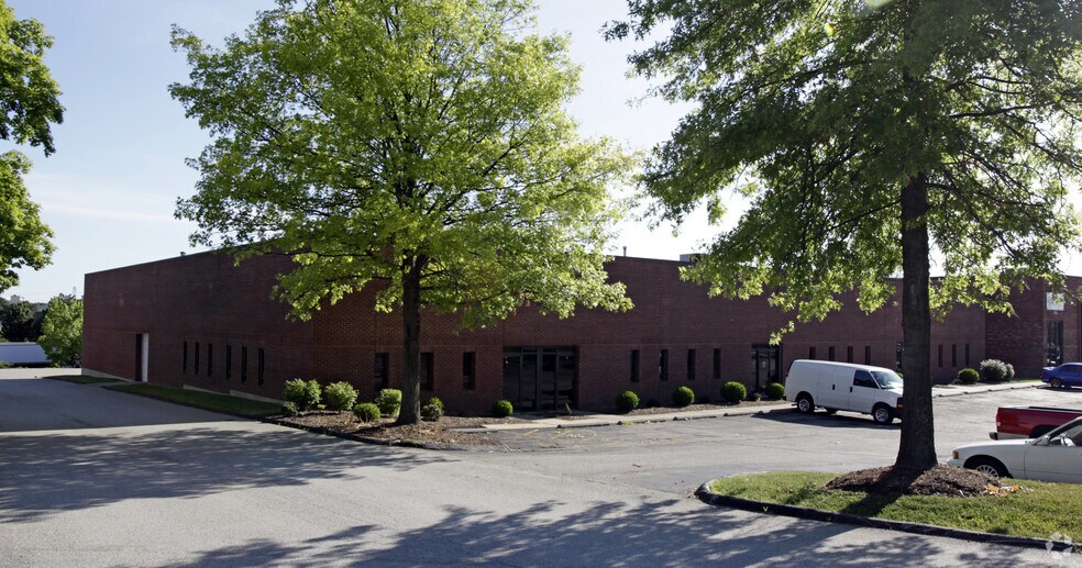 9261-9269 Dielman Industrial Dr, Olivette, MO à vendre - Photo du bâtiment - Image 3 de 4