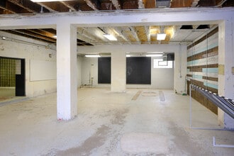408 W Main St, Benton Harbor, MI for lease Interior Photo- Image 1 of 21