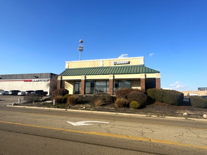 8935-8947 Kingsridge Rd, Dayton, OH à vendre - Photo du bâtiment - Image 2 de 11