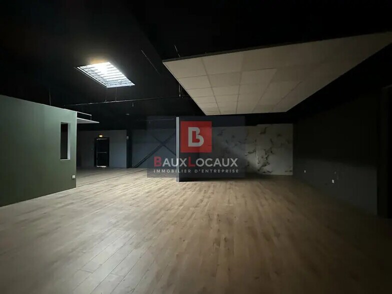 Retail in Avignon for lease - Interior Photo - Image 2 of 7