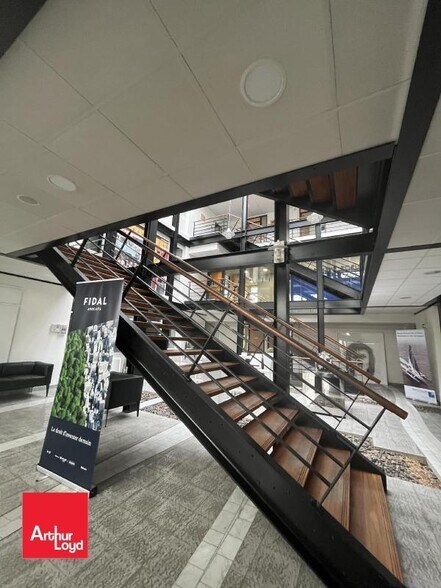 Office in Chartres for lease - Interior Photo - Image 3 of 5