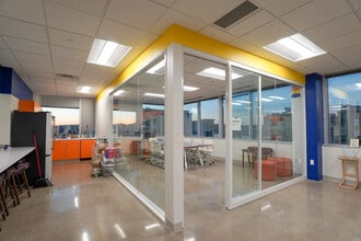 302 W 3rd St, Cincinnati, OH à louer Photo intérieure- Image 2 de 13