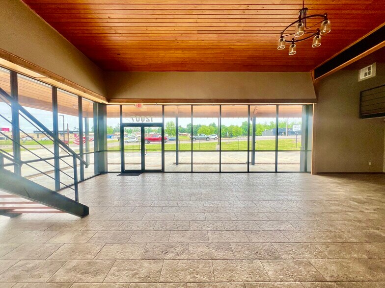 12007 NE 23rd St, Choctaw, OK à vendre - Hall d’entrée - Image 3 de 17