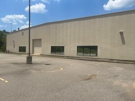 26,250 sf warehouse behind SkyZone-Southridge - Entrepôt