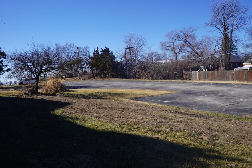 206 Emerling Dr, Saint Louis, MO à vendre - Photo du bâtiment - Image 3 de 18