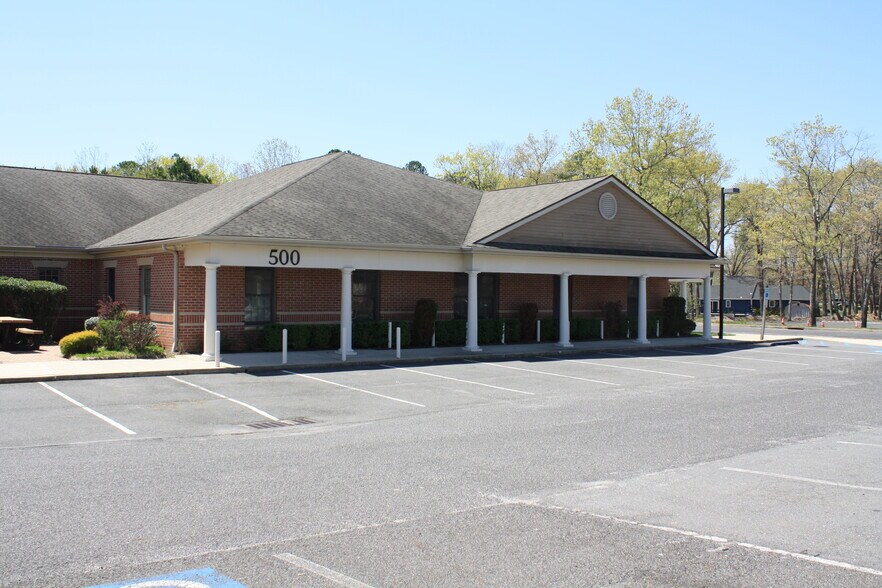 76 W Jimmie Leeds Rd, Galloway, NJ à louer - Photo du bâtiment - Image 2 de 11