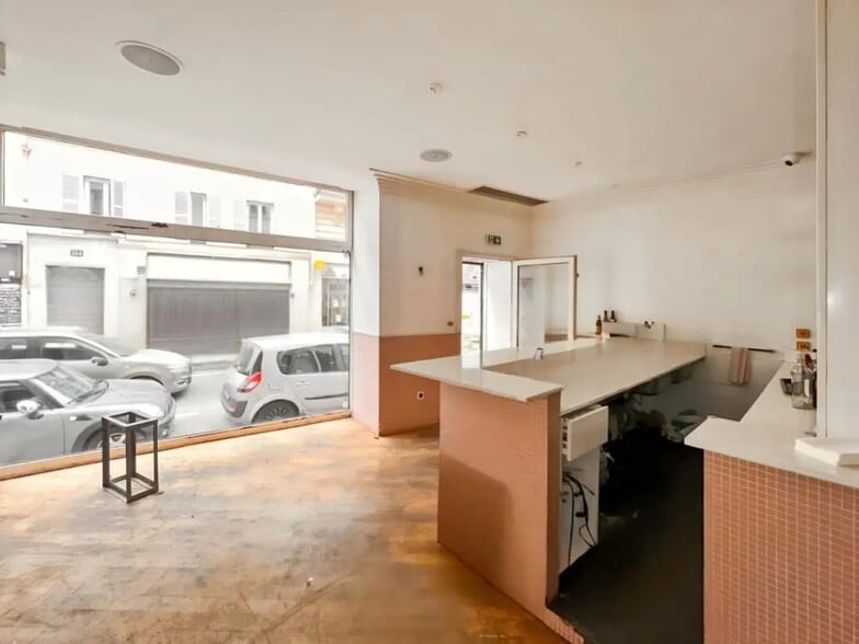 Retail in Paris for lease - Building Photo - Image 3 of 6