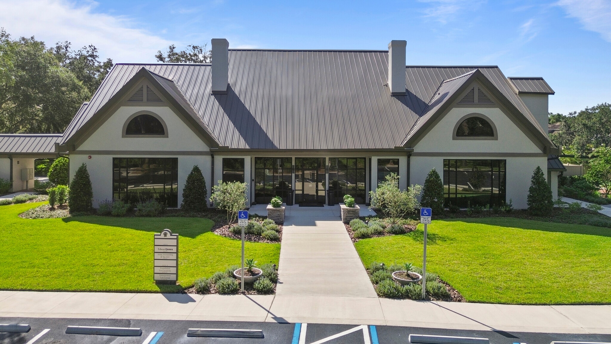 8709 Hunters Green Dr, Tampa, FL for lease Primary Photo- Image 1 of 13