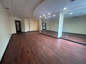 1030 N Clark St, Chicago, IL à louer Photo intérieure- Image 2 de 4