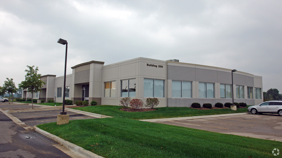 22285-200 Pepper Rd, Lake Barrington, IL for lease - Primary Photo - Image 3 of 3