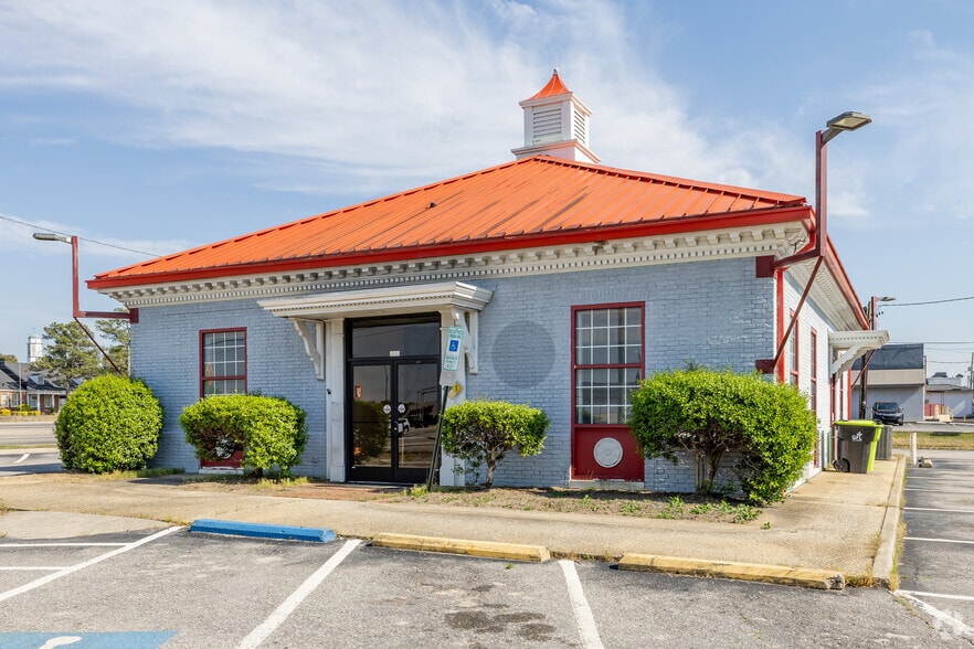 200 Spring Ave, Spring Lake, NC for lease - Building Photo - Image 2 of 3