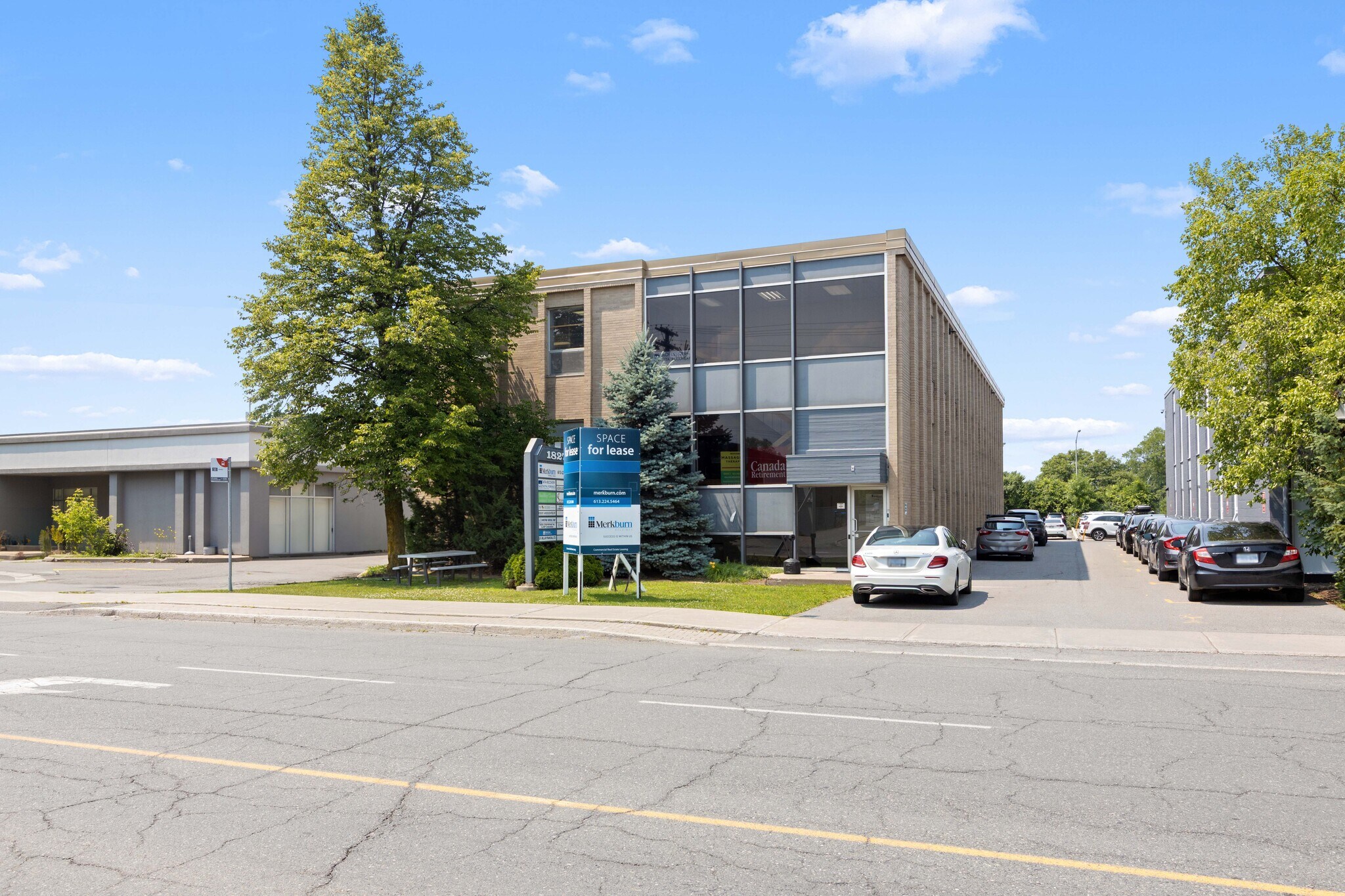 1827 Woodward Dr, Ottawa, ON à louer Photo principale- Image 1 de 6