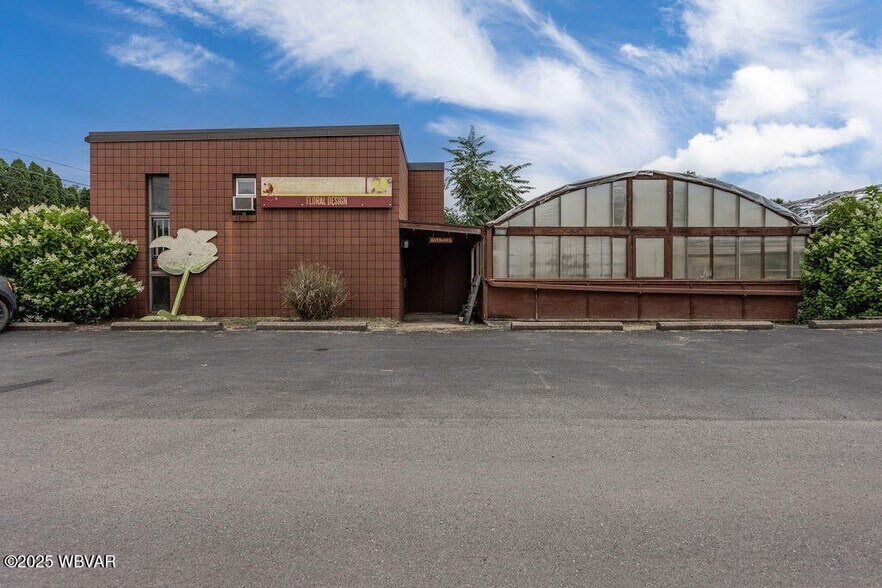 321 Peters Aly, Montoursville, PA à vendre - Photo du bâtiment - Image 3 de 25