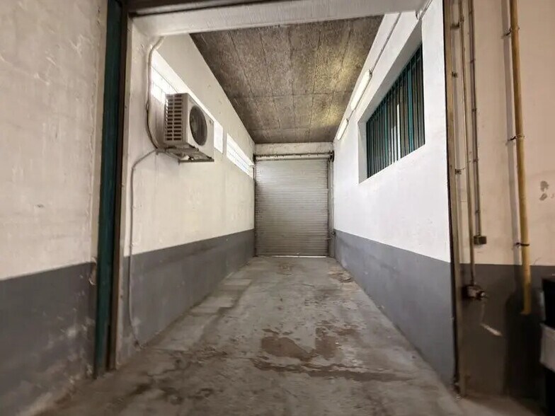 Local d'activités dans Décines-Charpieu à vendre - Photo intérieure - Image 3 de 12